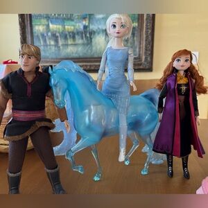 Frozen 2 Character Doll Set with Elsa’ Horse